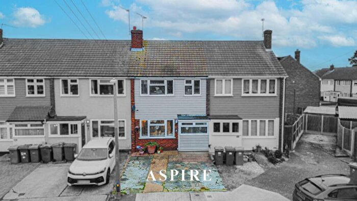 3 Bedroom Terraced House For Sale In Regan Close, Stanford-Le-Hope, SS17