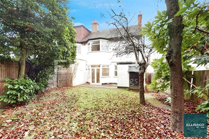 4 Bedroom Semi-Detached House To Rent In Middleton Road, Golders Green, NW11
