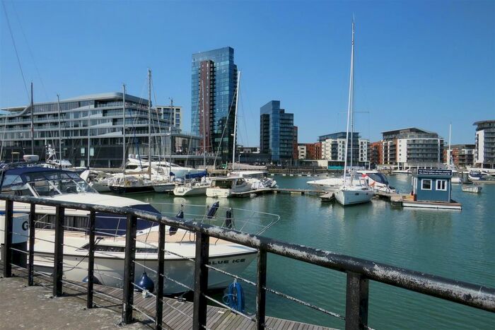 2 Bedroom Flat To Rent In Atlantic Close, Ocean Village, Southampton, SO14