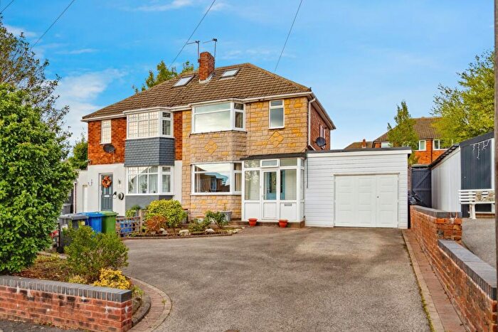 3 Bedroom Semi Detached House For Sale In Primley Avenue, Hockley, Tamworth, Staffordshire, B77