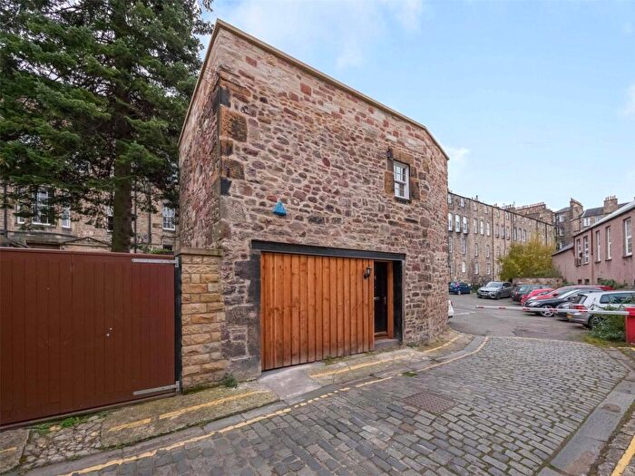 1 Bedroom End Of Terrace House To Rent In Albany Street Lane, Edinburgh, EH1