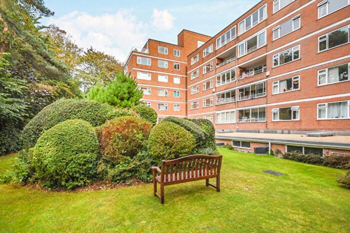2 Bedroom Flat To Rent In Dean Park Road, Bournemouth, BH1