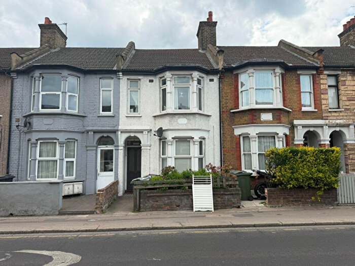 1 Bedroom Flat For Sale In A Blackhorse Lane, Walthamstow, London, E17