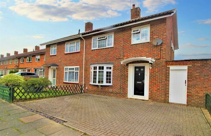 3 Bedroom Semi-Detached House For Sale In Oxford Road, Tilgate, RH10