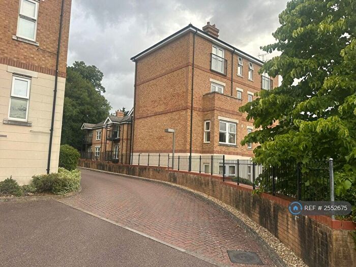 2 Bedroom Flat To Rent In Adrian Close, Hemel Hempstead, HP1