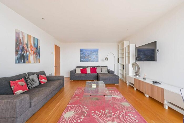 1 Bedroom Flat To Rent In Belgrave Court, , Canary Wharf, London, E14