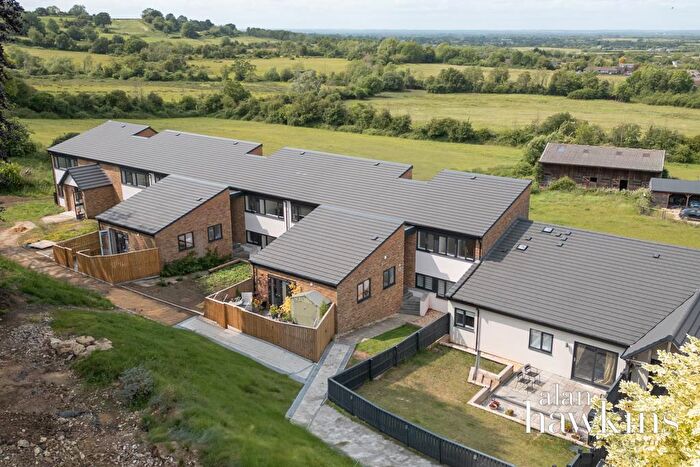 2 Bedroom Apartment For Sale In Hooks Hill Apartments, Purton, SN5