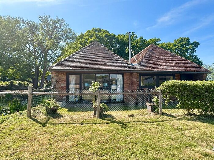 3 Bedroom Detached Bungalow To Rent In Whitebread Lane, Beckley, TN31