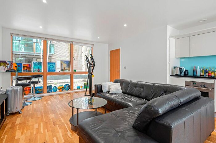 2 Bedroom Apartment For Sale In Jasper Walk, Hoxton, London, N1