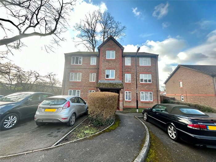 2 Bedroom Flat To Rent In Nutfield Court, Southampton, Hampshire, SO16