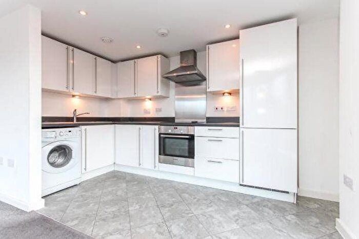 2 Bedroom Flat To Rent In St Albans Road, Watford, WD17