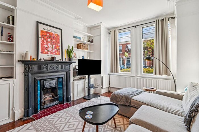 2 Bedroom Maisonette To Rent In Hosack Road, Wandsworth Common, SW17