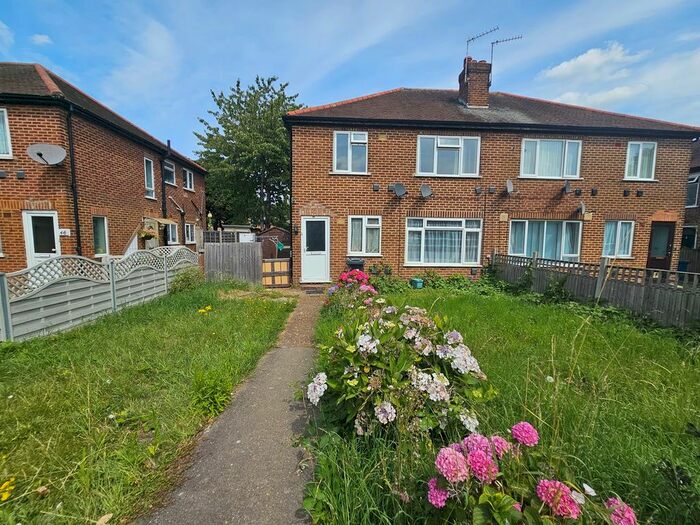 2 Bedroom Maisonette To Rent In Western Avenue, Perivale, Greenford, UB6