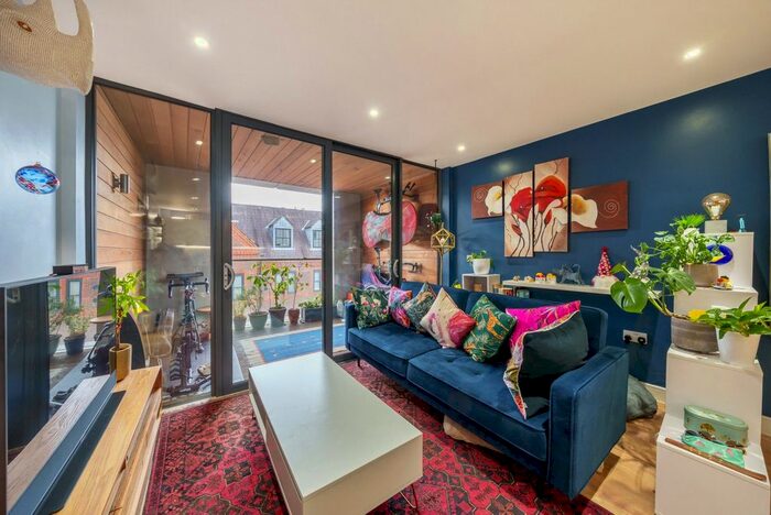 2 Bedroom Flat To Rent In Leapale Lane, Guildford, GU1