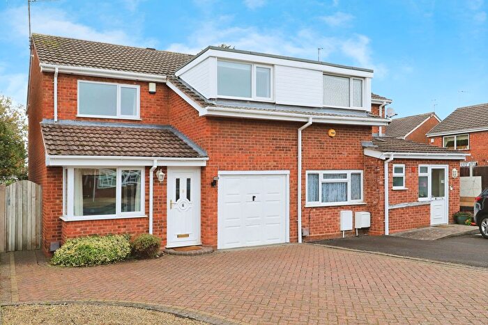 3 Bedroom Semi-Detached House For Sale In Gaydon Close, Perton Wolverhampton, Staffordshire, WV6