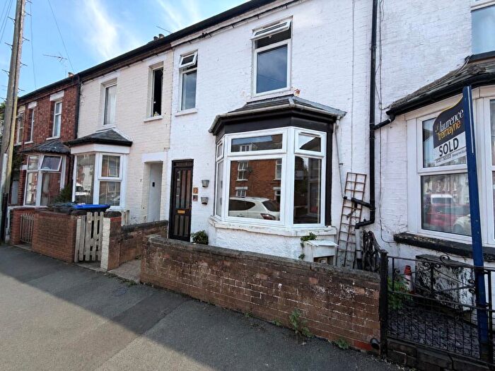 3 Bedroom Terraced House For Sale In Percy Road, Woodford Halse, Northamptonshire, NN11