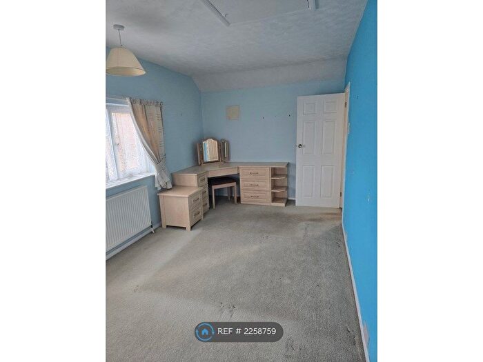 2 Bedroom End Of Terrace House To Rent In Hill Crescent, Gainsborough, DN21