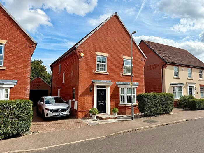 4 Bedroom Detached House For Sale In Gilbert Road, Saxmundham, Suffolk, IP17