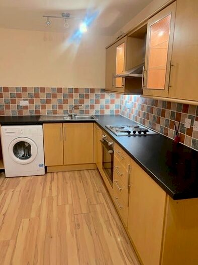 2 Bedroom Flat To Rent In London Road, East Grinstead, RH19