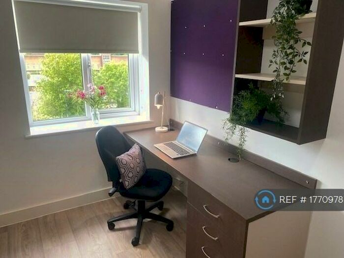 2 Bedroom Flat To Rent In Neuadd Y Castell, Bangor, LL57