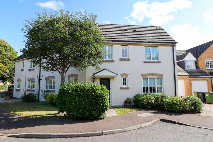 3 Bedroom Semi-Detached House For Sale In Beaufort Drive, Buckden, St. Neots, Cambridgeshire, PE19