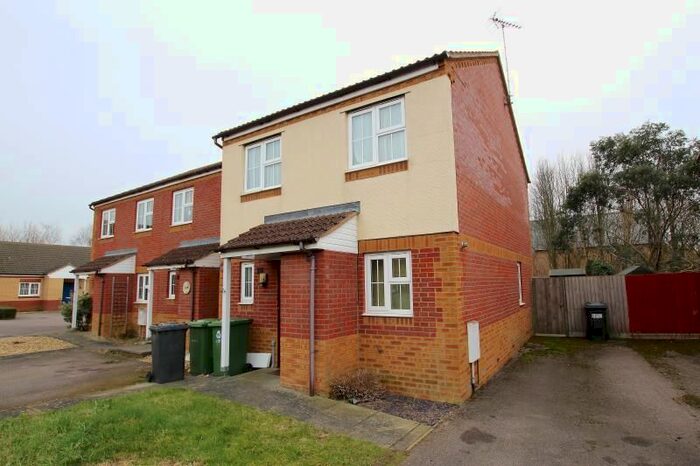 3 Bedroom Terraced House To Rent In Rolls Close, Yaxley, PE7