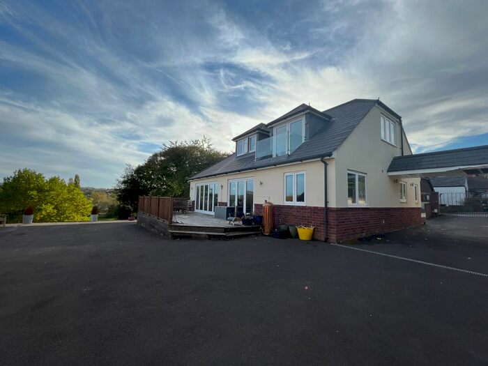 5 Bedroom Detached Bungalow To Rent In Easthams Road, Crewkerne, TA18