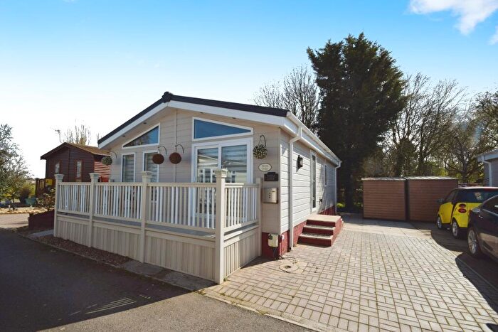 2 Bedroom Park Home For Sale In Pear Tree Manor, Wainfleet Bank, PE24