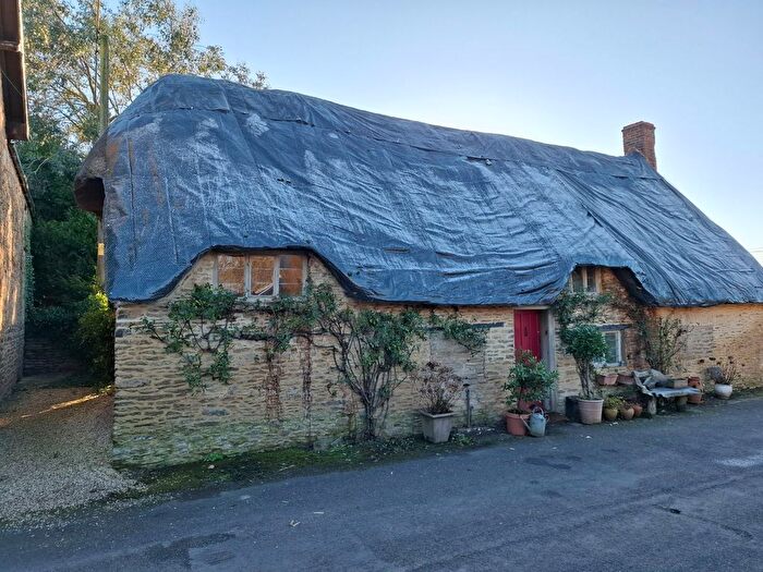 2 Bedroom Detached House For Sale In Buckland, Faringdon, Oxfordshire, SN7