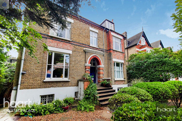 2 Bedroom Flat For Sale In Anerley Park, London, SE20