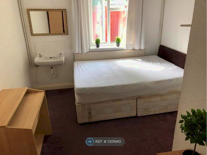 5 Bedroom Flat To Rent In Beaufort Road, Kingston Upon Thames KT1