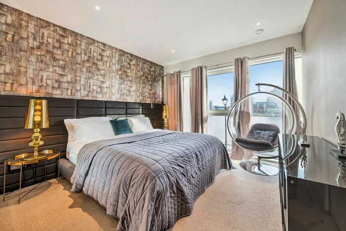 2 Bedroom Flat To Rent In Central Avenue, Fulham, London, SW6