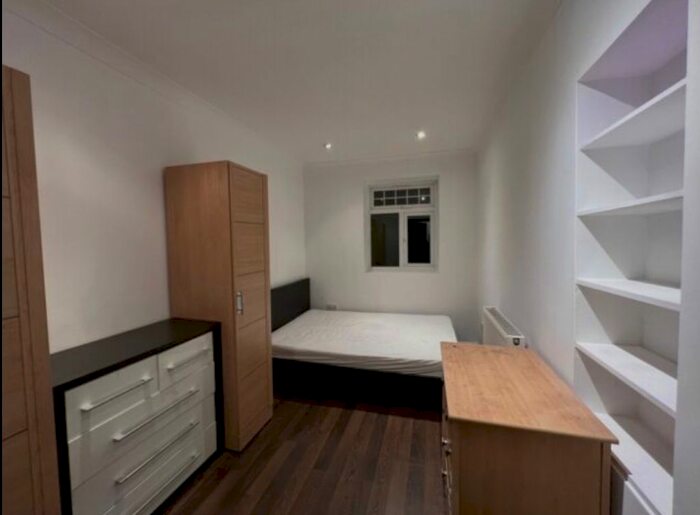 2 Bedroom Flat To Rent In Hounslow Road, Whitton, Twickenham TW2