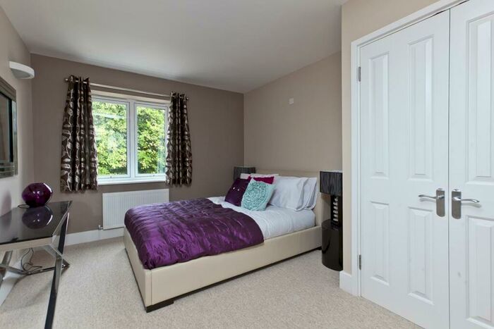 2 Bedroom Apartment To Rent In Beaufort Road, Kingston Upon Thames, KT1