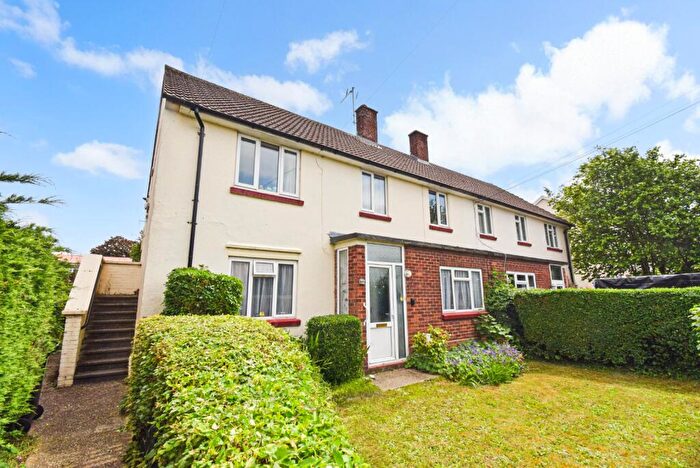 2 Bedroom Maisonette For Sale In Derwent Drive, Near Burnham, Berkshire, SL1