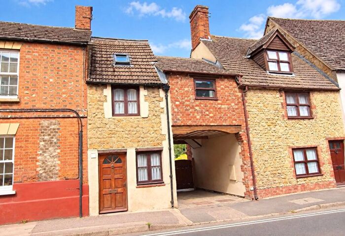 2 Bedroom Terraced House To Rent In Gloucester Street, Faringdon, Oxon, SN7