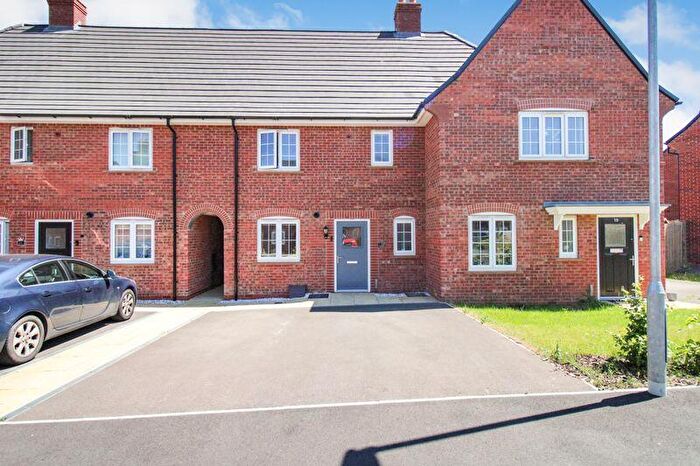 2 Bedroom House For Sale In Stewart Road, Stewartby, MK43