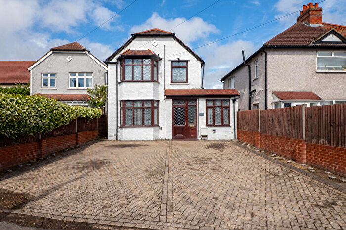 3 Bedroom Detached House For Sale In Gander Green Lane, Cheam, Sutton, SM3