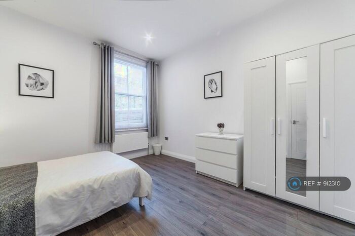 2 Bedroom Flat To Rent In Upper Richmond Road West, London, SW14