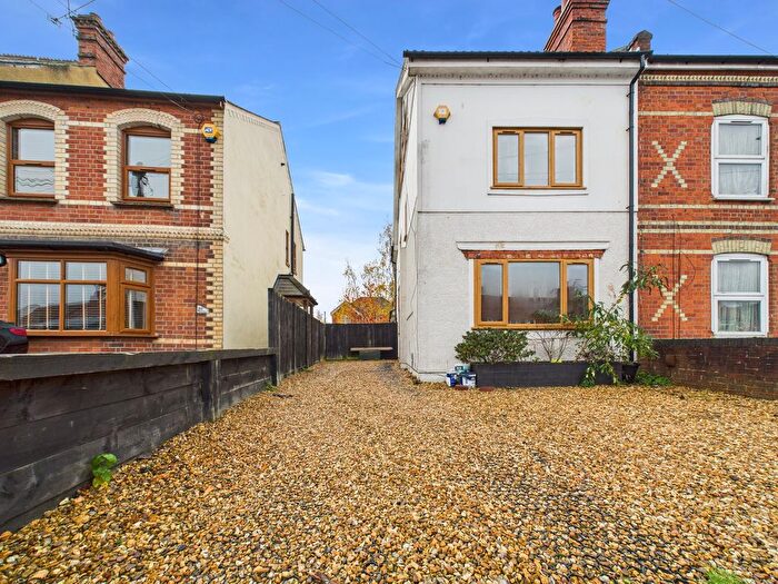 4 Bedroom Semi Detached House For Sale In Norcot Road, Tilehurst, Reading, RG30