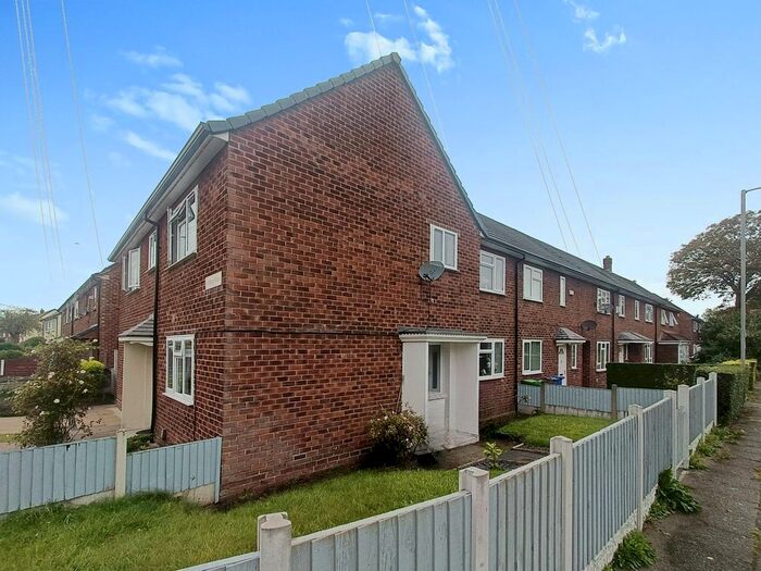 2 Bedroom Maisonette To Rent In Greenham Road, Manchester, Greater Manchester, M23