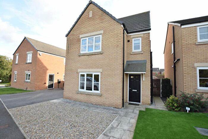 4 Bedroom Detached House To Rent In Oak Drive, Whinmoor, Leeds, LS14