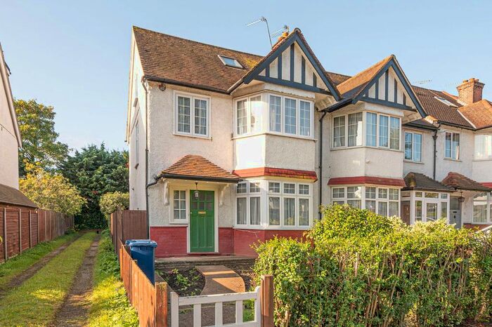 4 Bedroom Property To Rent In North Finchley, North Finchley, London, N12
