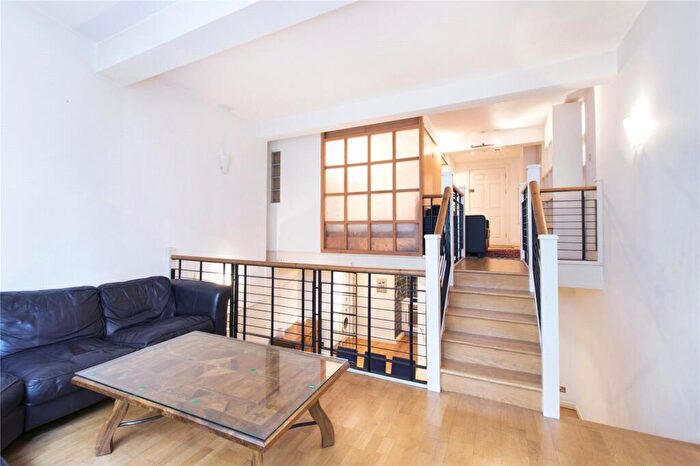 2 Bedroom Apartment To Rent In City Road, London, EC1V