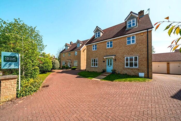 5 Bedroom Detached House For Sale In Park Road, Hartwell, Northamptonshire, NN7