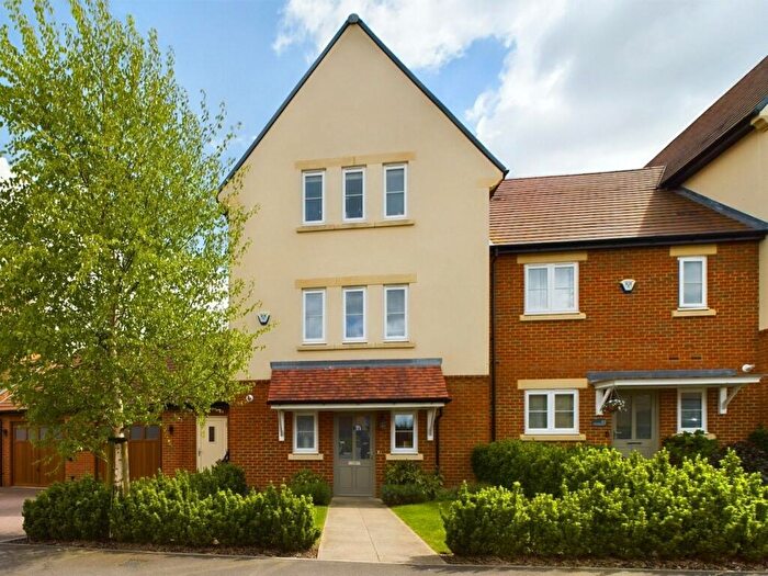 4 Bedroom End Of Terrace House For Sale In Rosebay Crescent, Warfield, Berkshire, RG42