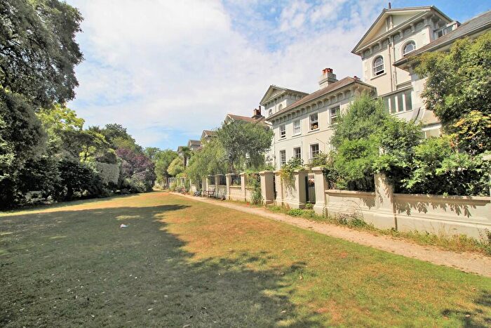 2 Bedroom Apartment For Sale In Park Crescent, Brighton, BN2