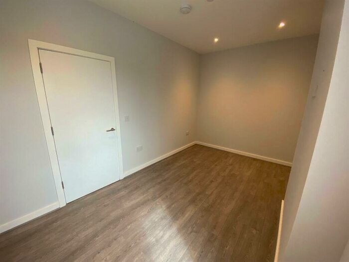 2 Bedroom Apartment To Rent In Sky Gardens, Crosby Road North, Waterloo, Liverpool, L22