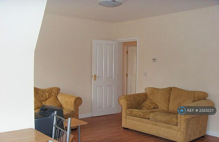 2 Bedroom Flat To Rent In St. Florian House, Wokingham, RG40