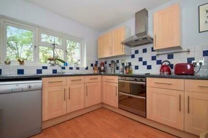 1 Bedroom Flat To Rent In Harbut Road, London, SW11